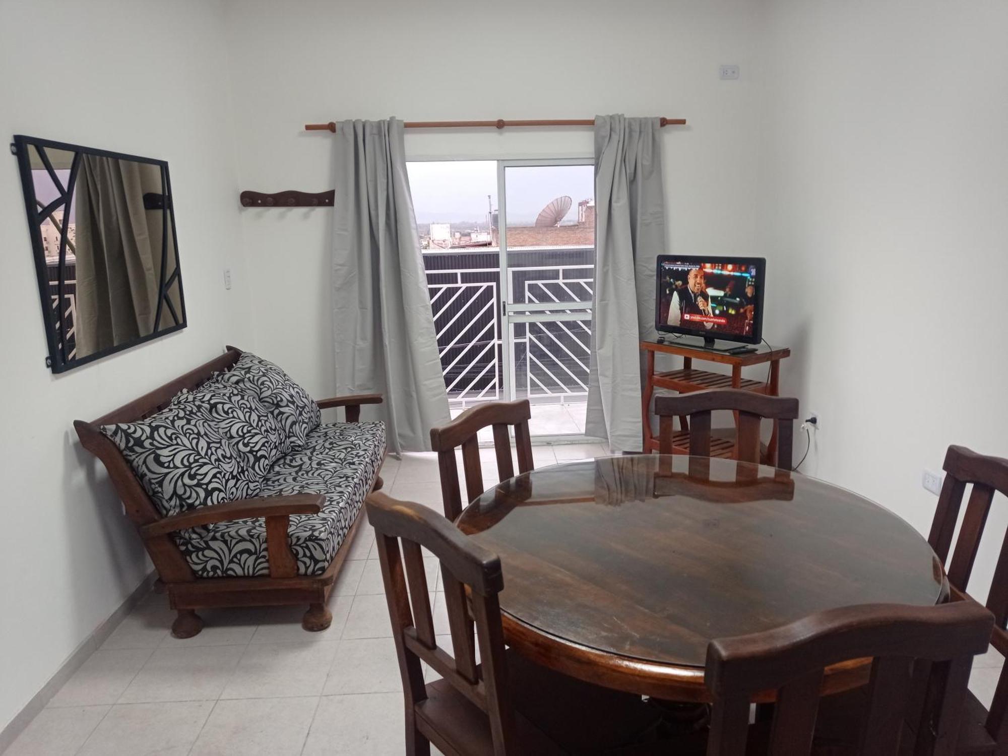Punto De Encuentro, Dept Centrico, Familias Y Grupos, Estacionamiento Con Reserva *